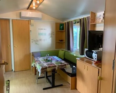 Mobil 4 Personnes Camping *
